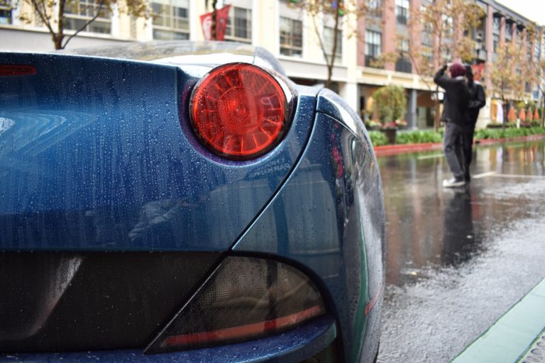 車が雨漏りする場合修理の費用はいくら ３つのチェック方法 ラクカーアクセス